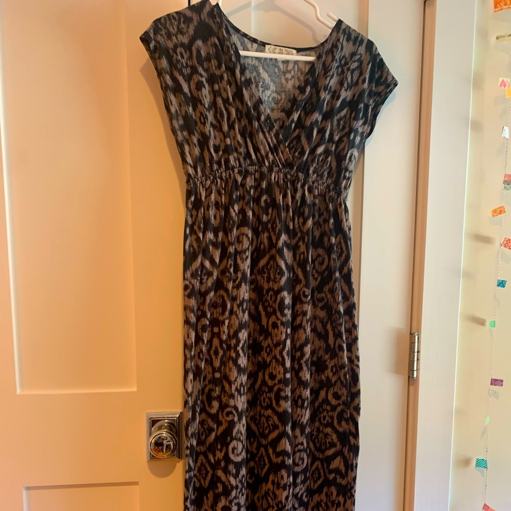 Pink Rose Brand Maxi V-Neck Dress